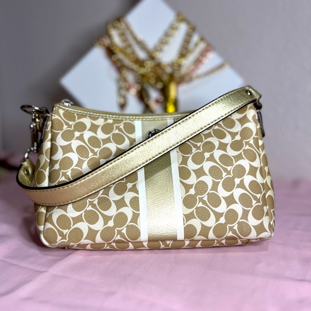 Coach Vintage Shoulder Bag Gold